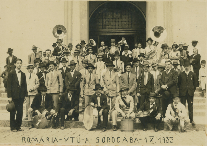 Romaria de Itu à Sorocaba (Porta da Catedral de Sorocaba em 01/10/1933)